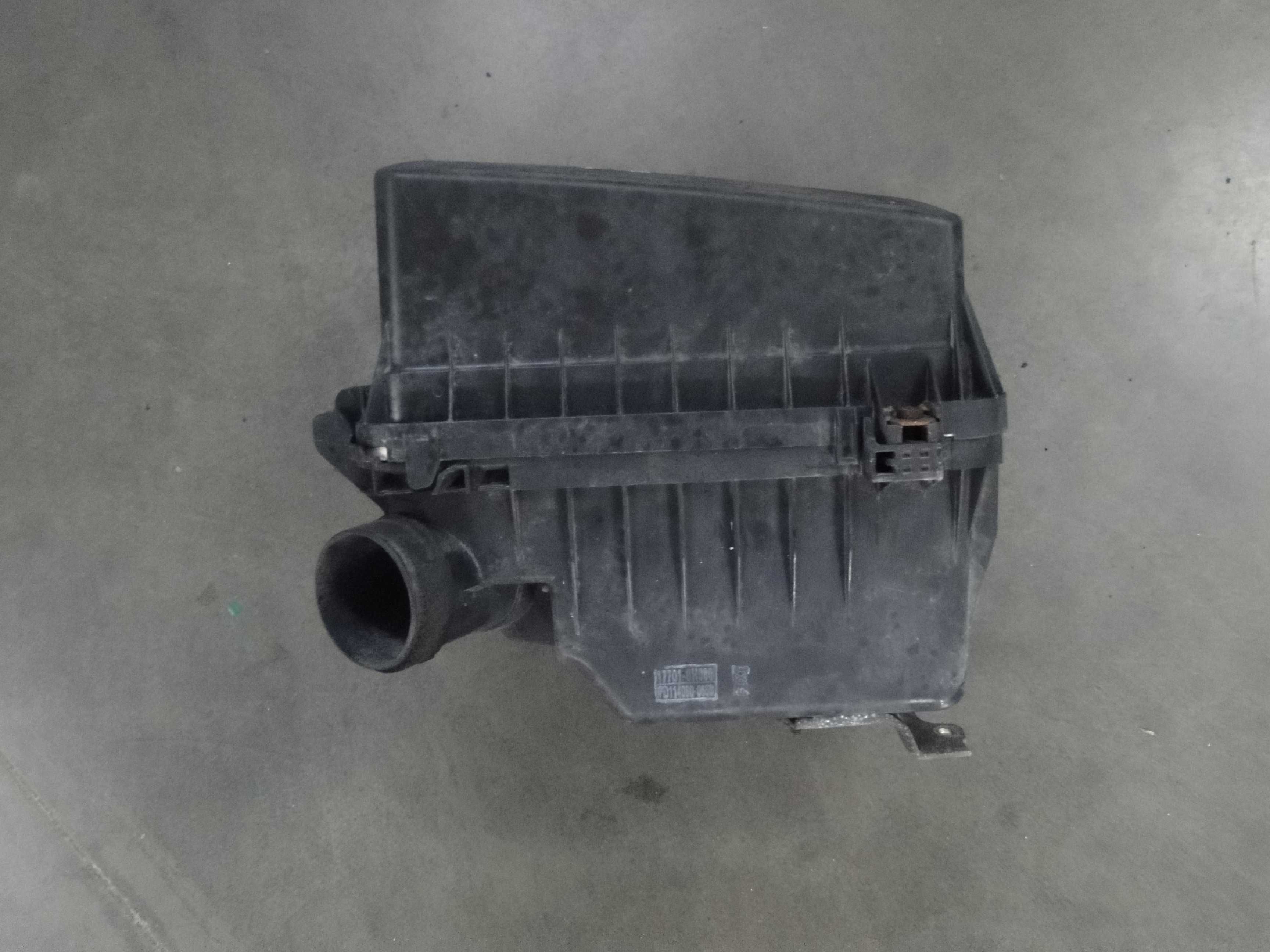 Корпус повітряного фільтра Toyota Camry V40 2.4 06-11р. 17700-0H101