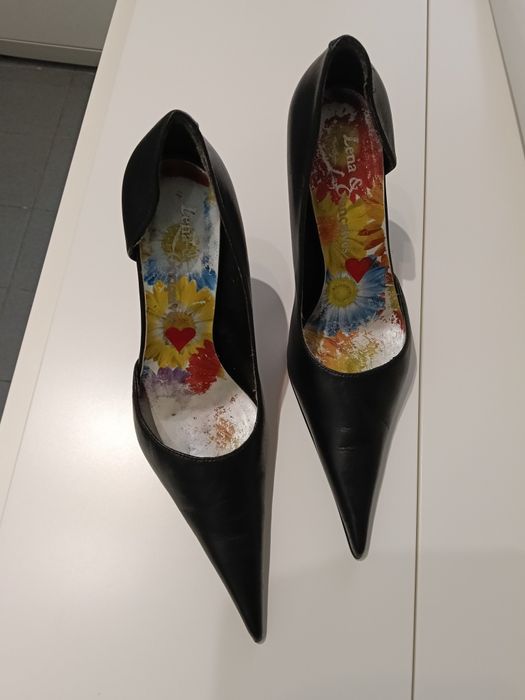 Sapatos de senhora em cabedal número 38