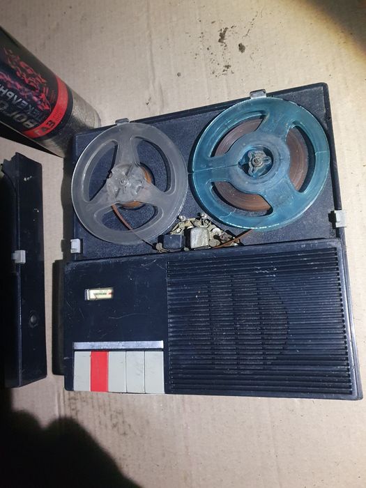 Ретро магнітофони міні бобінні.