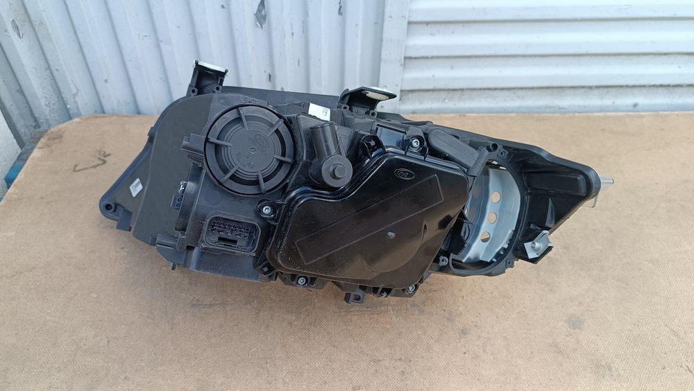 Vendo farol direito de BMW 3 series E90 xenon ano 2004
