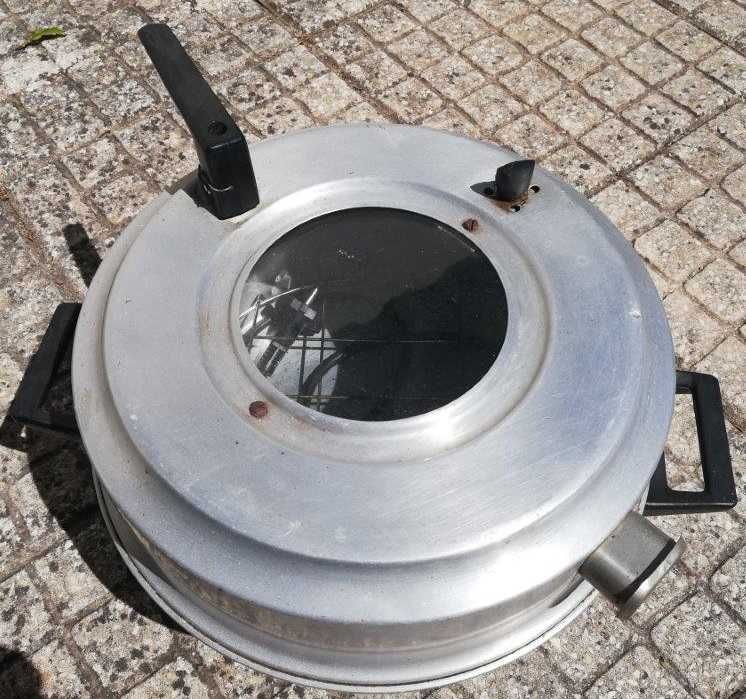 Panela elétrica antiga para colecionadores