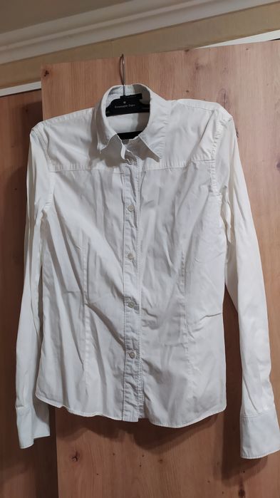 Біла жіноча сорочка, розмір M