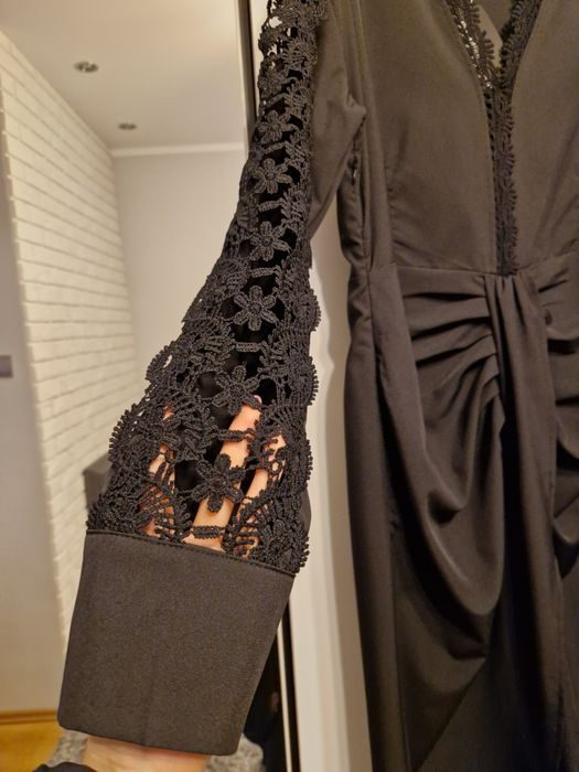 Czarna Sukienka wizytowa z rozcięciem midi