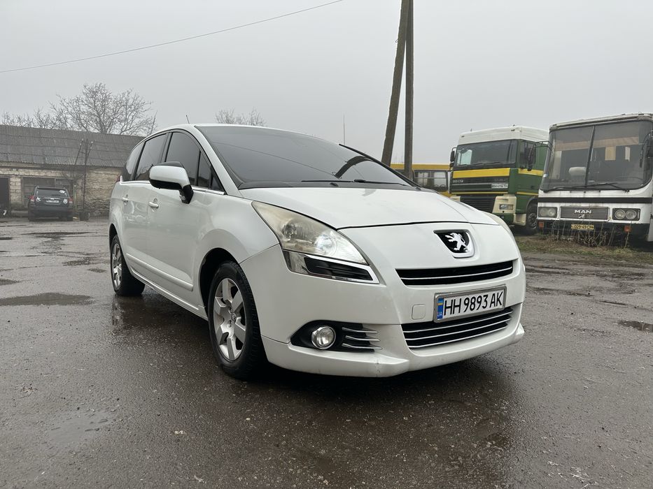Продам Peugeot 5008 2010год 1.6 дизель