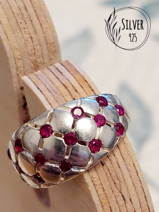 Srebrny pierścionek z rubinami srebro 925