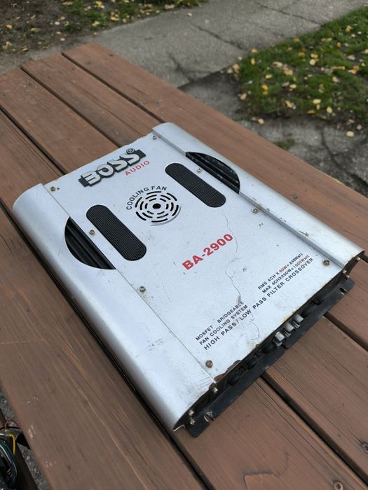 Wzmacniacz Boss BA-2900 4 kanały 1000 Wat 4x100 RMS 2x200 RMS okazja