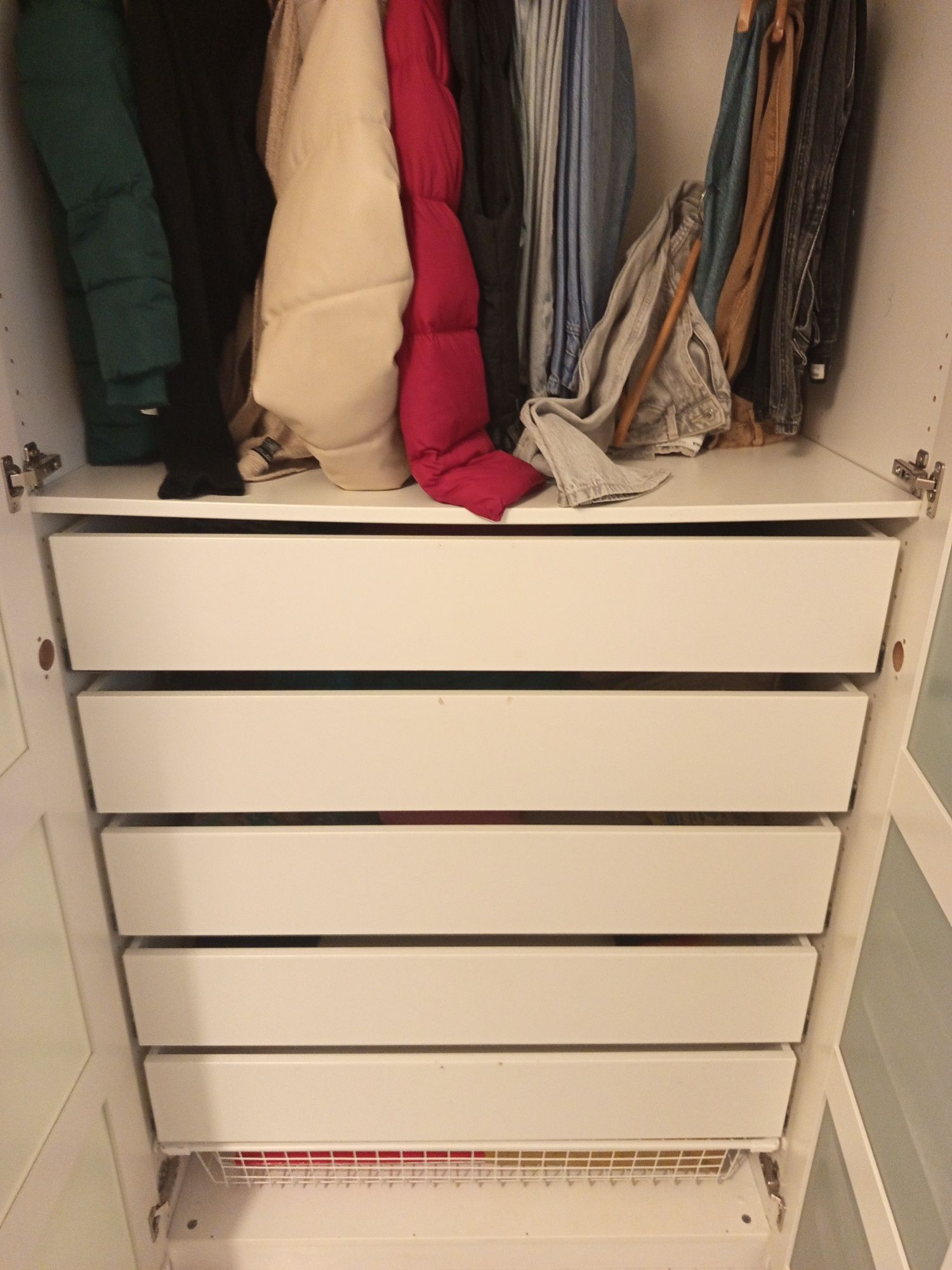 Roupeiro ikea branco com 3 portas
