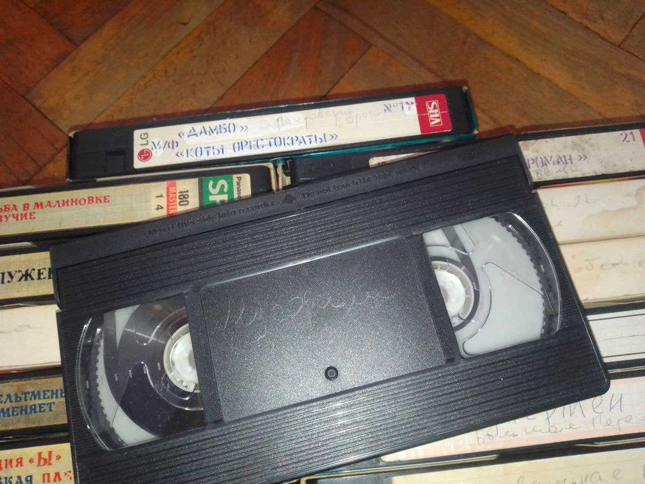 Видеокассеты VHS 12 стульев, Ирония судьбы Любовь и голуби фильмы СССР