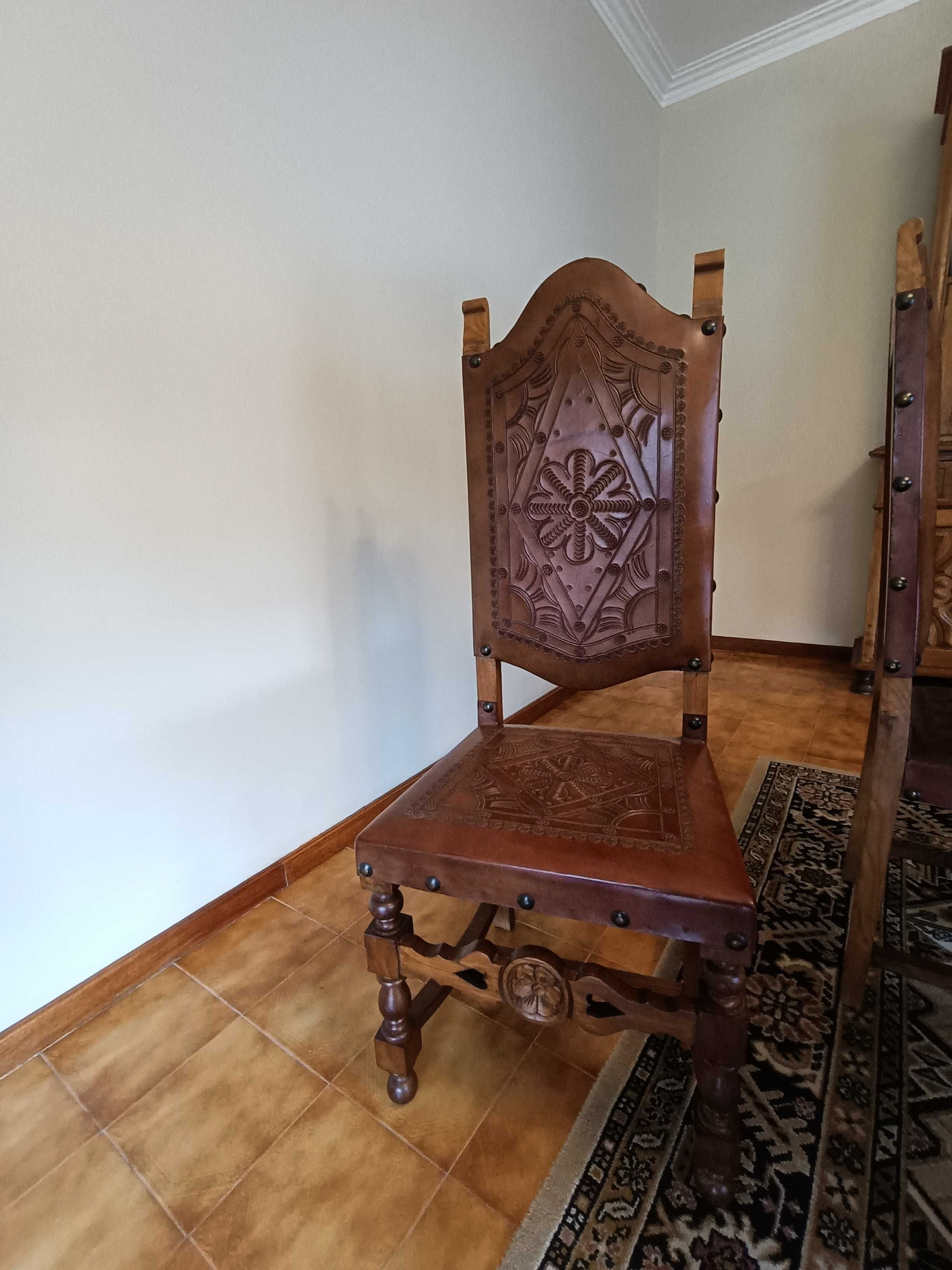 Oportunidade VINTAGE = Mesa + 8 cadeiras