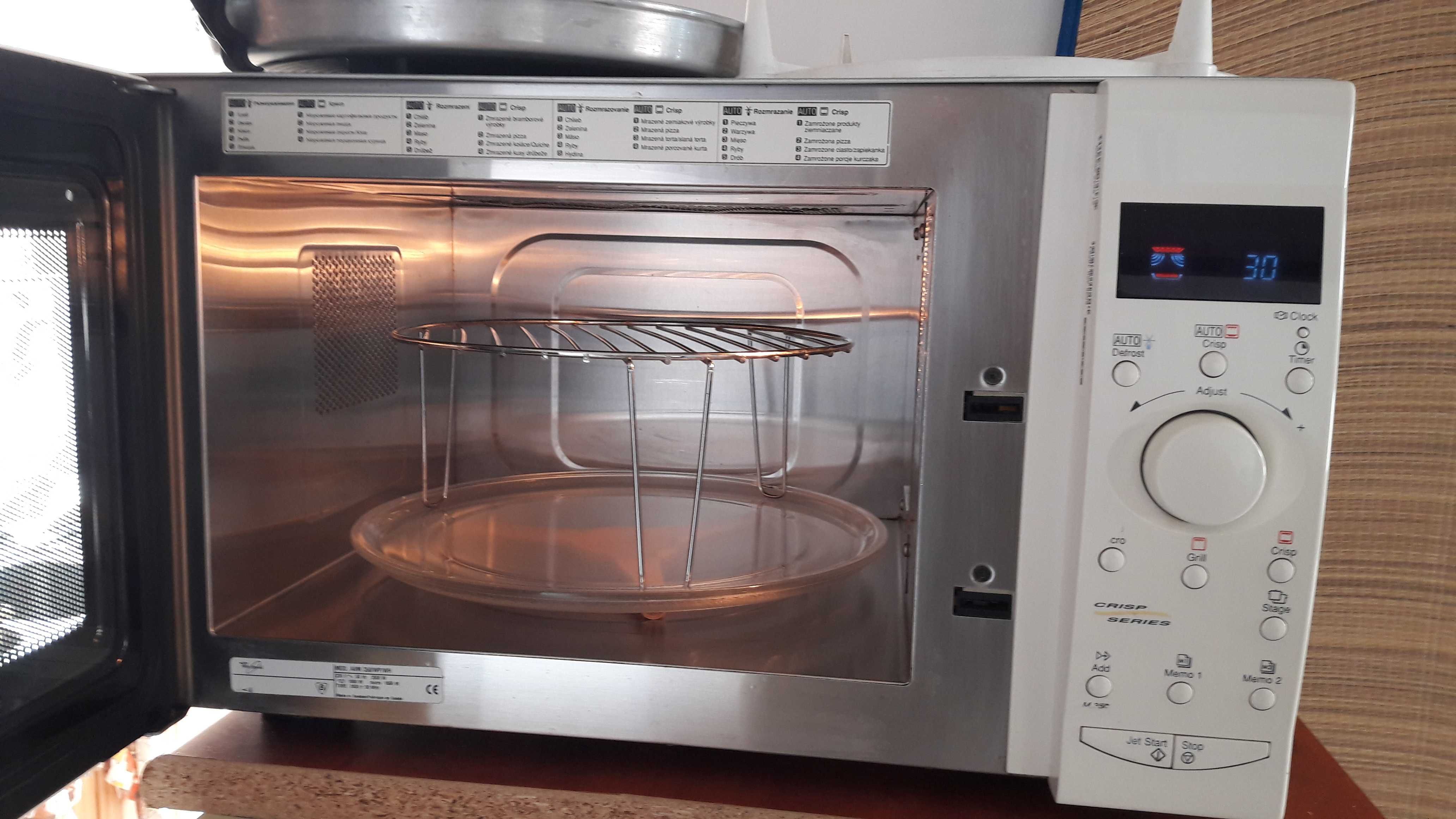Sprzedam kuchenkę mikrofalową firmy Whirlpool model AVM 350