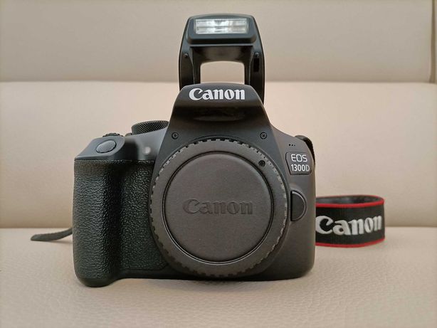 Canon 1300D (como nova) + Acessórios