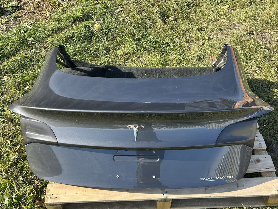Крышка багажника ляда PMNG Tesla Model 3 разборка