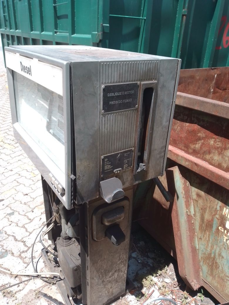 Bomba de combustível antiga