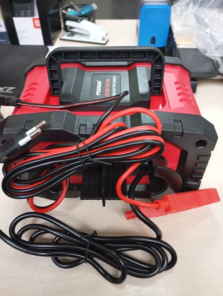 Автомобільний зарядний пристрій FOXSUR (12V/20A-24V/10A)
