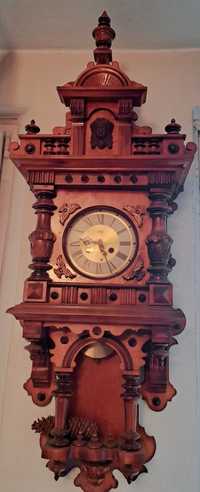 Zegar antyczny ścienny rzeźbiony w drewnie Predom Metrona Desa.