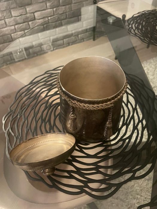 Mosiadz srebrzony, patyna.