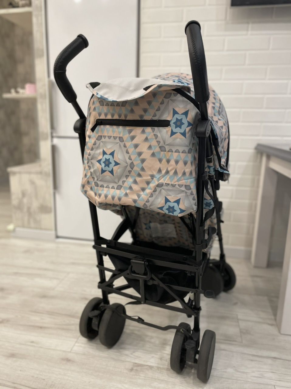 Продам коляску в отличном состоянии Elodie Details