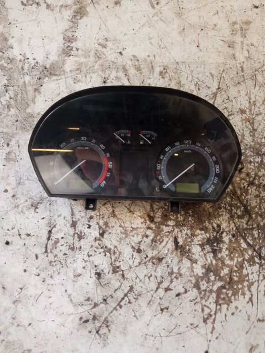 Skoda Fabia 1.9 SDI Licznik Zegary