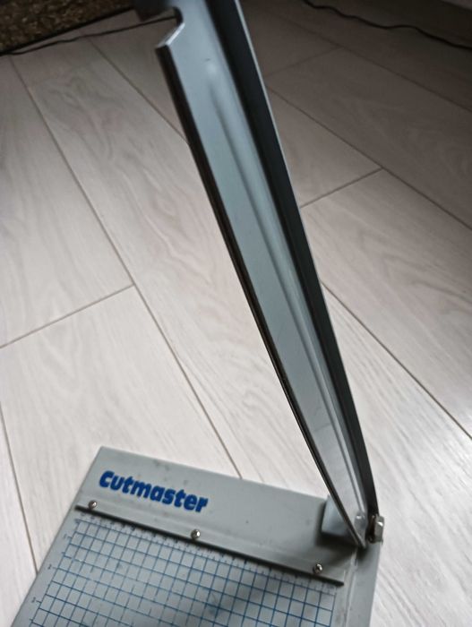 Stara obcinarka/ gilotyna