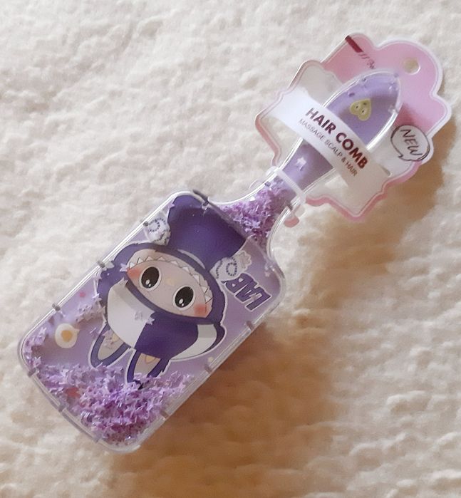 Escova de cabelo Labubu