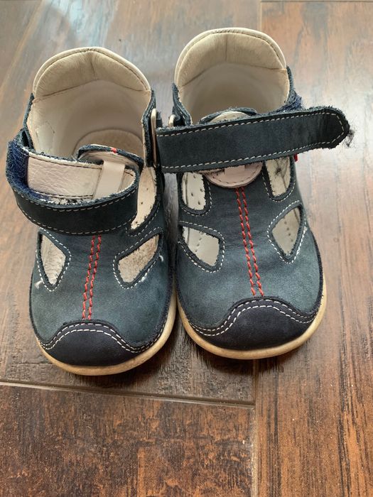 Buty Emel niebieskie odkryte 19