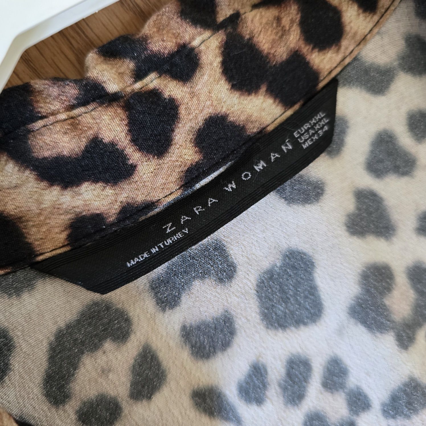 Sukienka midi Zara 44 xxl długi rękaw viscose print koszulowa pantera