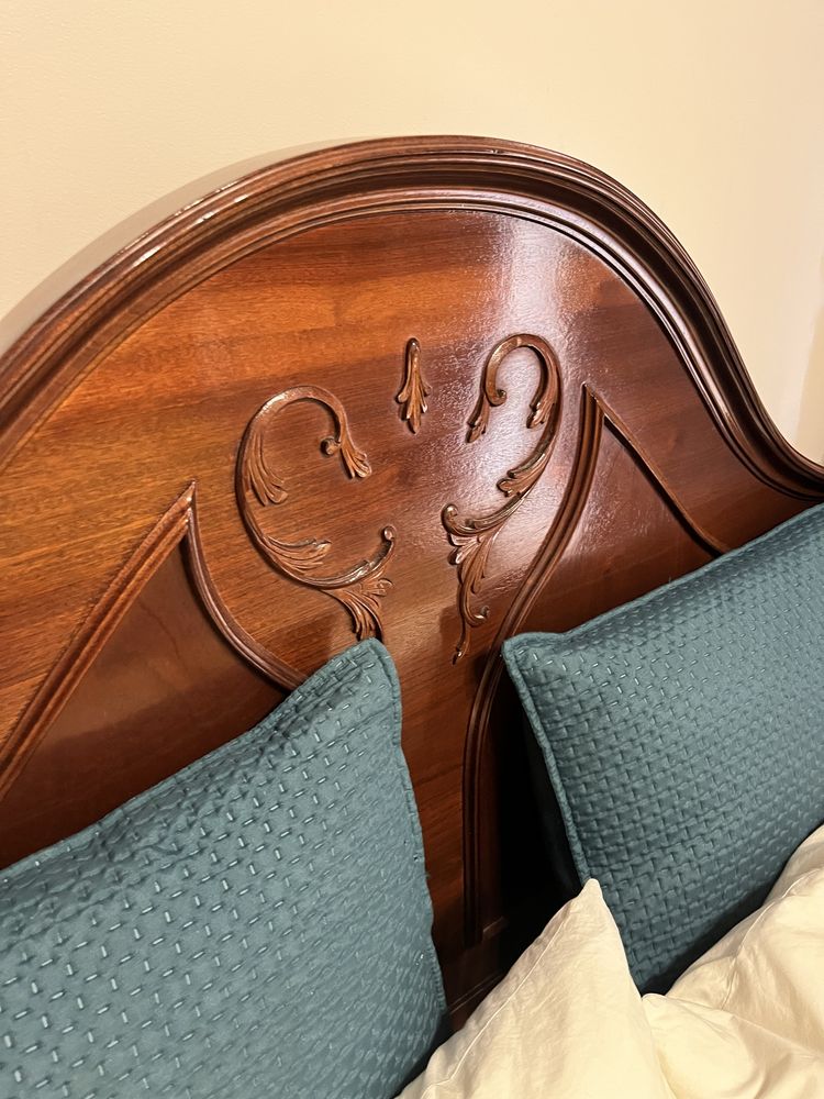 Cama de casal e colchao