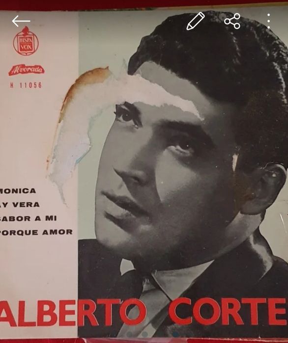 Vendo lote de singles em vinil. Muito antigos.