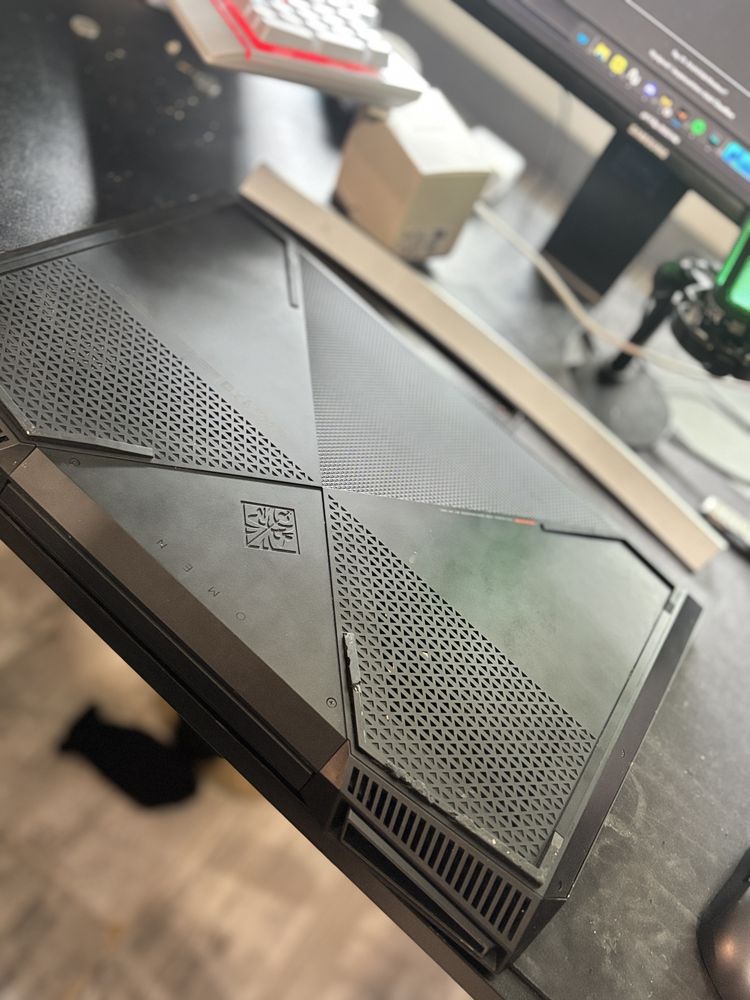 Sprzedam Używany Laptop Gamingowy (OMEN 17]