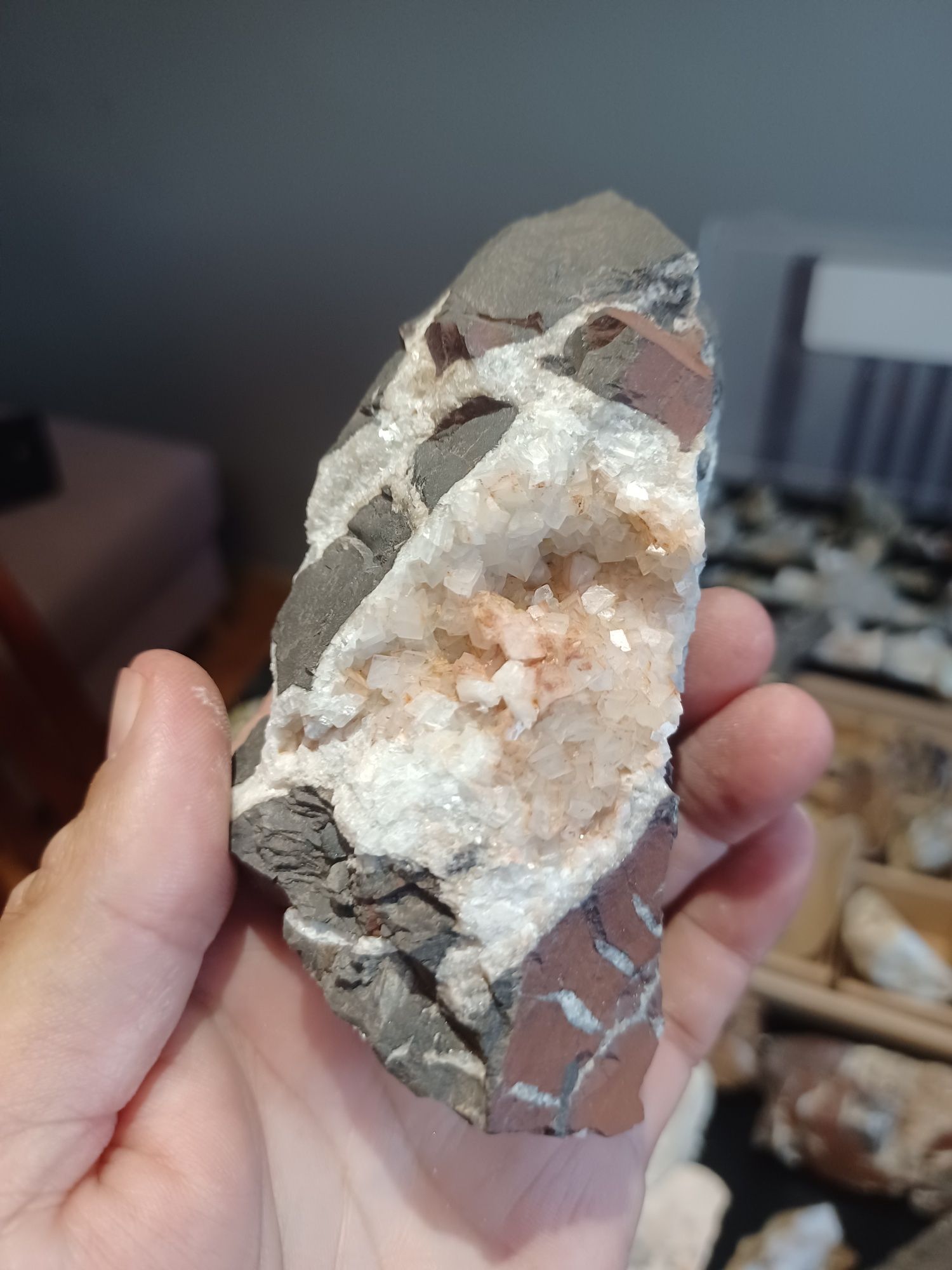Minerały skamieniałości skały dolomit, ankeryt na sferosyderycie
