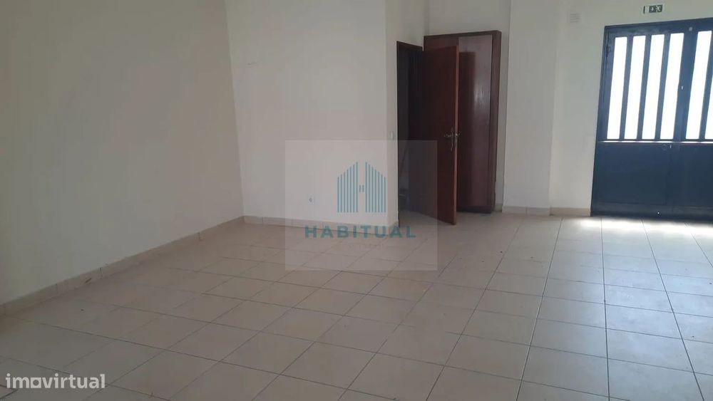 Loja Comercial Na Cidade De Viana Do Castelo