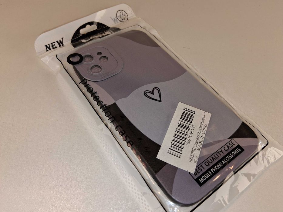 E052 Etui Ochronne na iPhone 11 - Najwyższa Jakość, Wzór w Serduszka