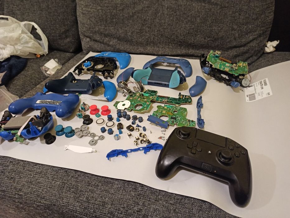 Zestaw części oraz pady na części PS4 XBOX ONE, Razer Raiju