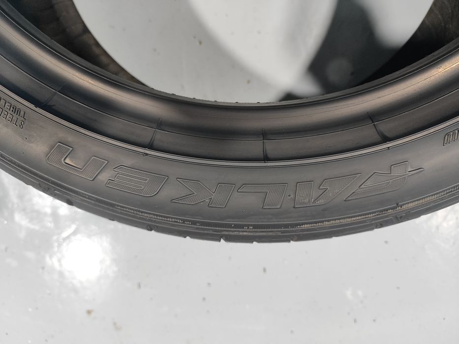 2 pneus semi novos 225-45R17 Falken - Oferta dos Portes