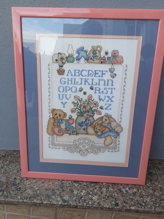 Quadro bordado à mão p/ quarto de criança