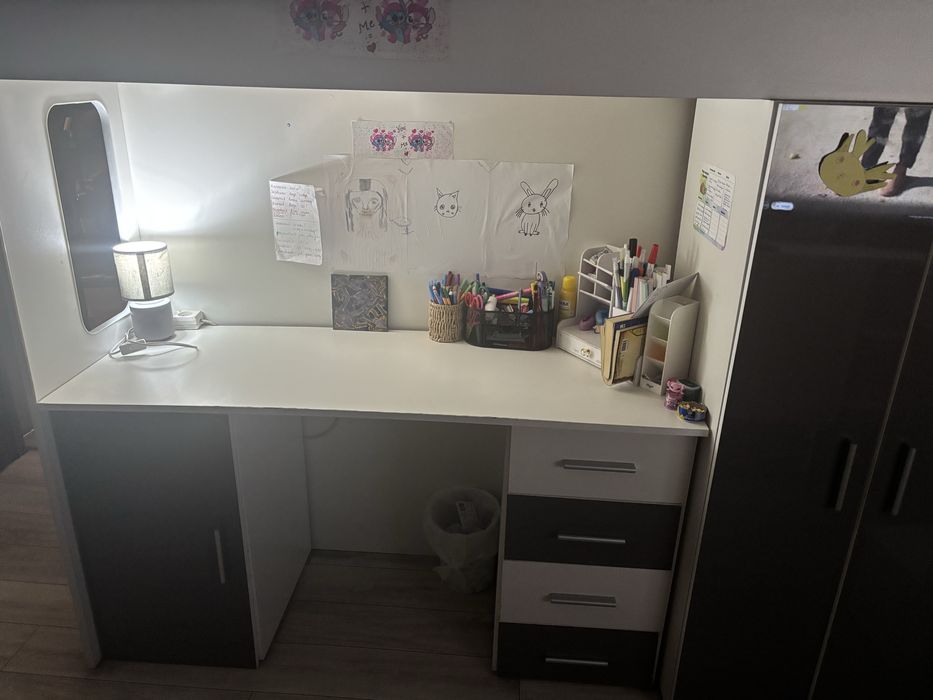 Piętrowe Łóżko z Biurkiem