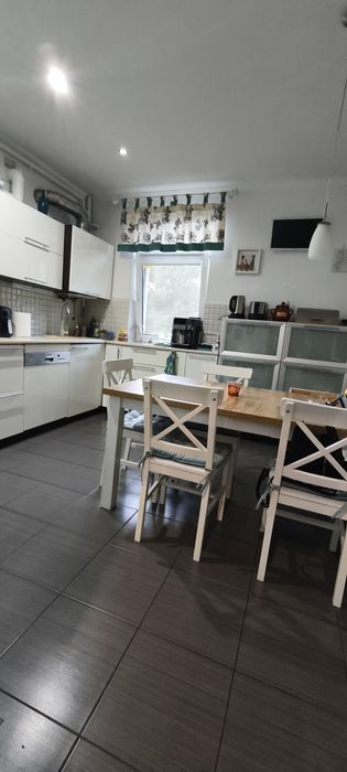 Продається трьох кімнатна новобудова