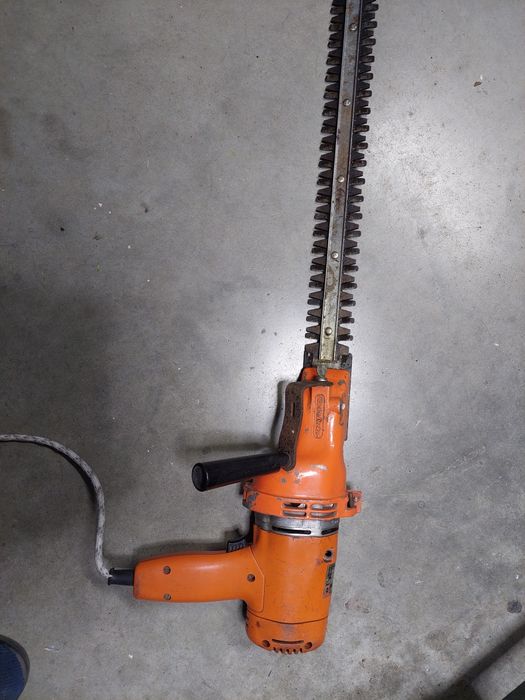Nożyce do żywopłotu black decker