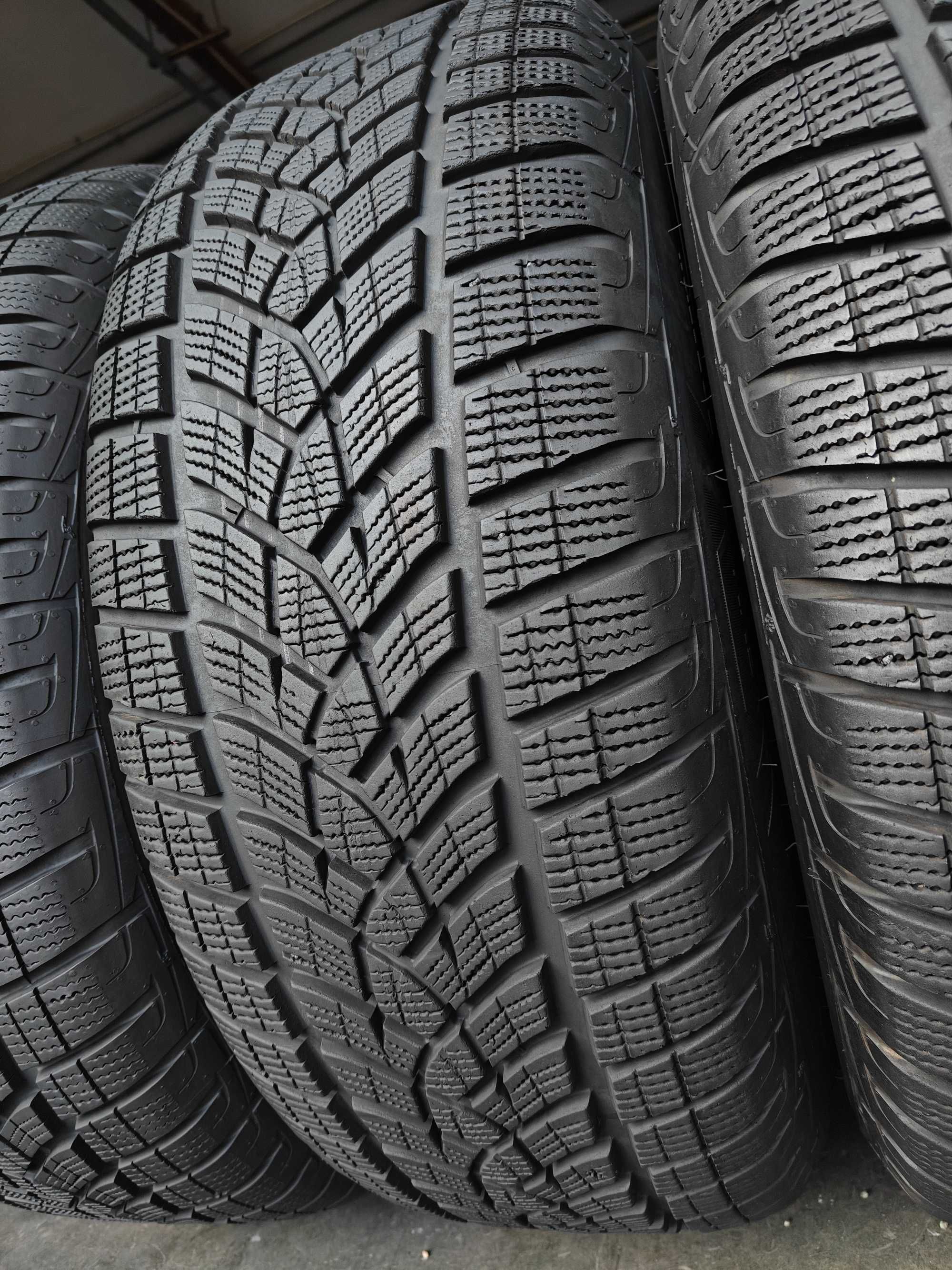 R17 265 65 шини зимові Goodyear Ultra Grip Ice SUV made Germany
