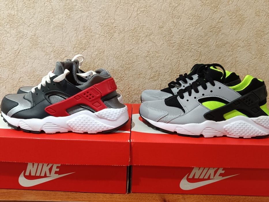Нові кросівки для хлопчика Nike Huarache Run
