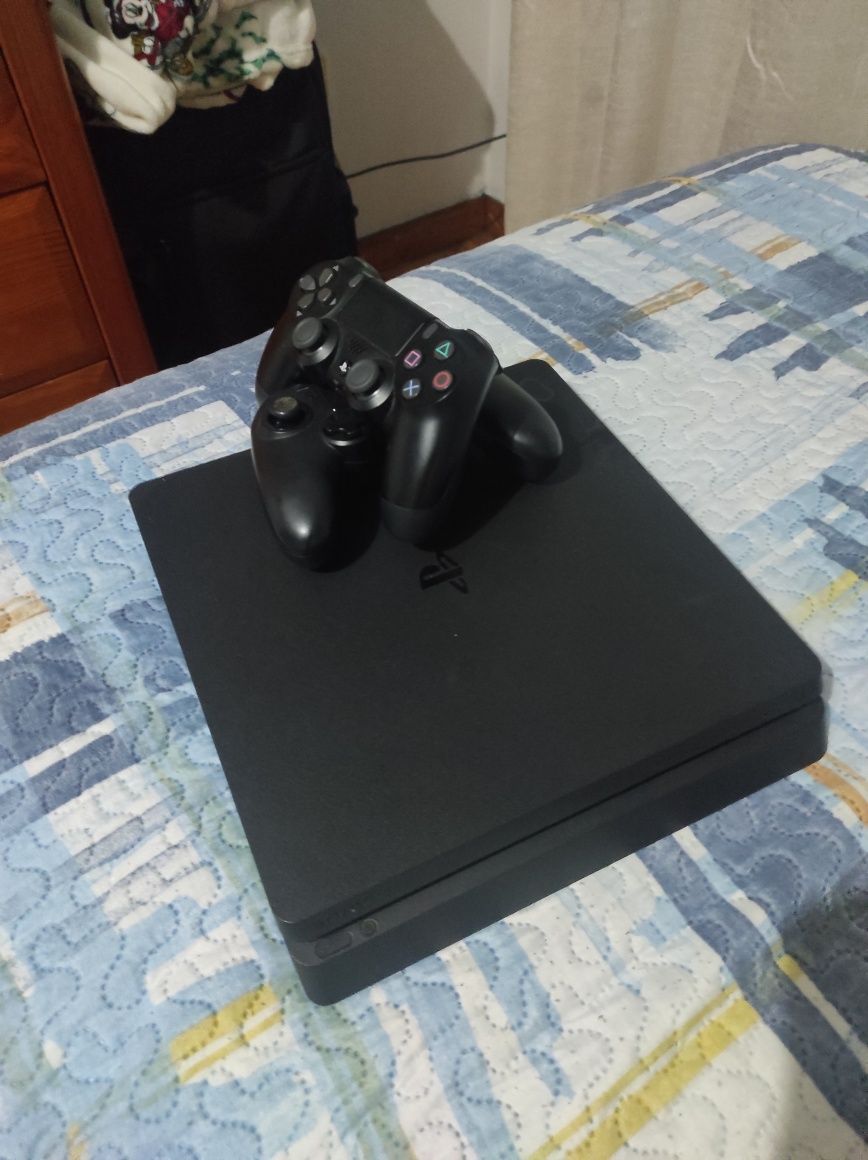 PlayStation 4 5GB