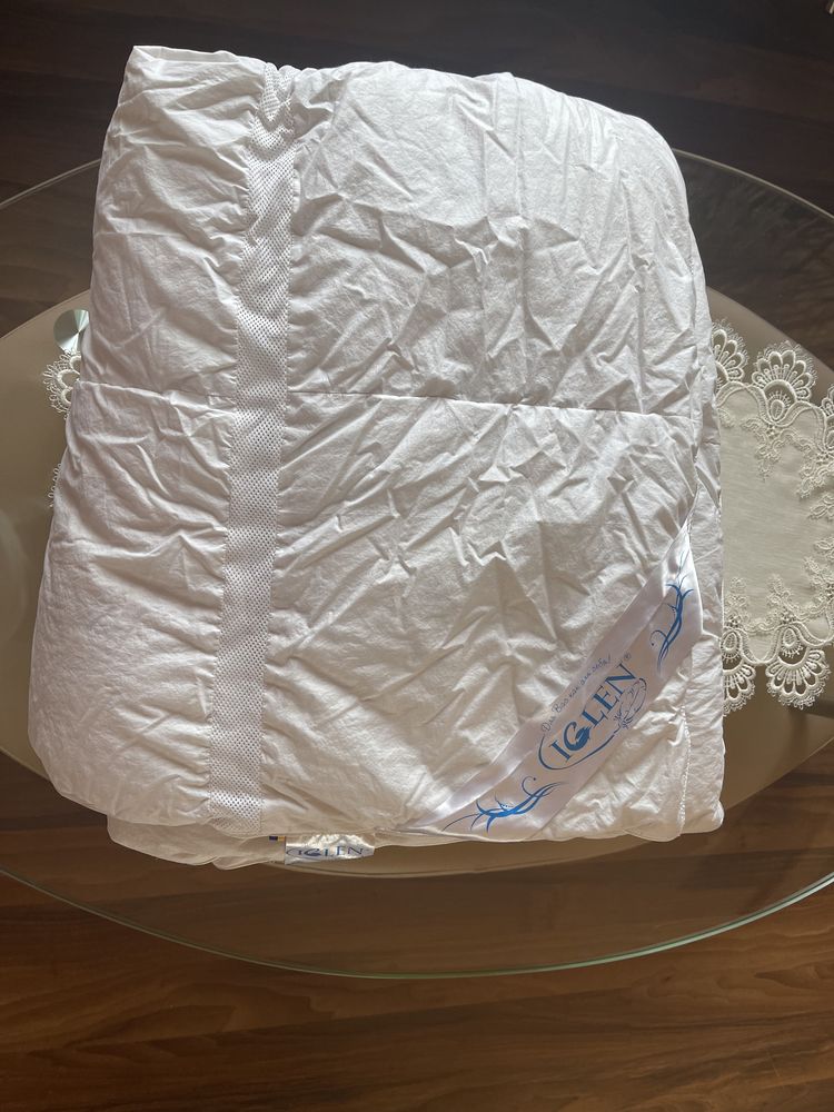 Продам пуховое одеяло IGLEN ( белый 100% гусиный  пух) 160*215