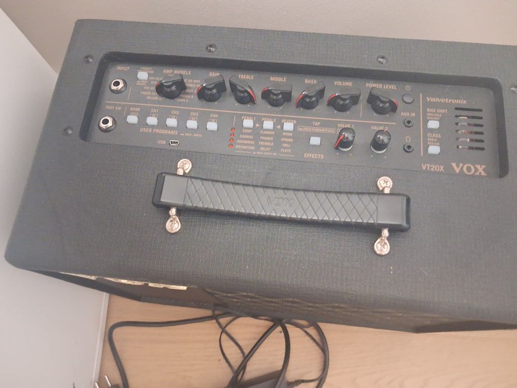 Wzmacniacz VOX VT20X