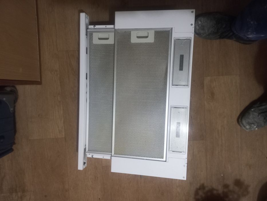 Вытяжкв кухонна встроенная