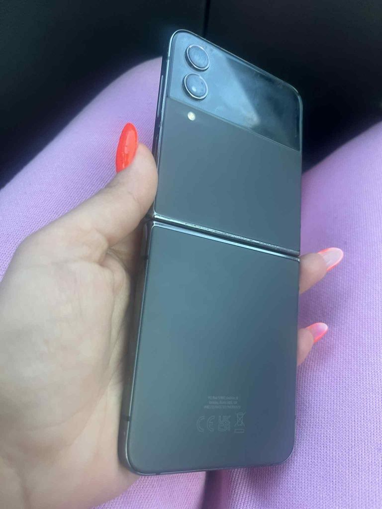 Samsung Z Flip 4 idealny gwarancja