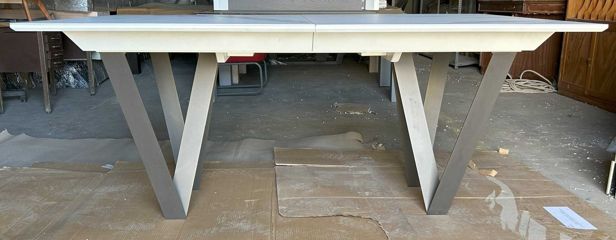 Mesa jantar marmorizada em madeira
