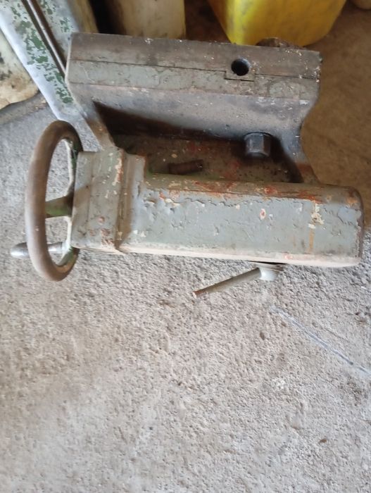 Продам задню бабку токарного станка