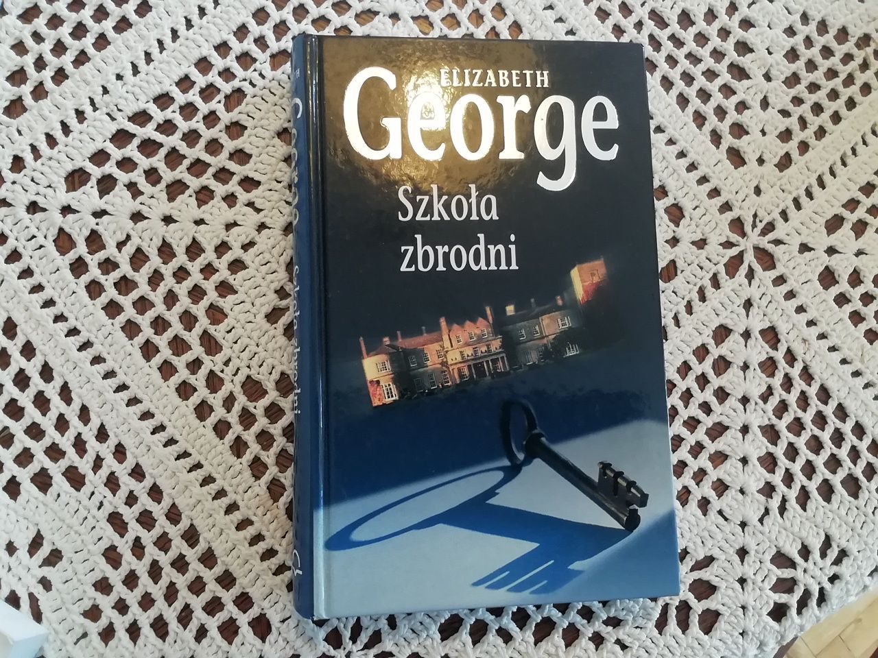 Szkoła zbrodni Elizabeth George