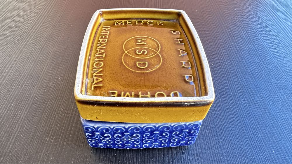 Caixa Cerâmica Merck Sharp & Dohme