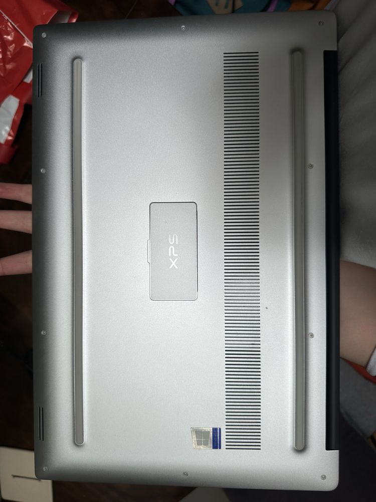 Dell XPS 15 9570 / i7-8750H / 32 GB RAM / SSD / NVIDIA